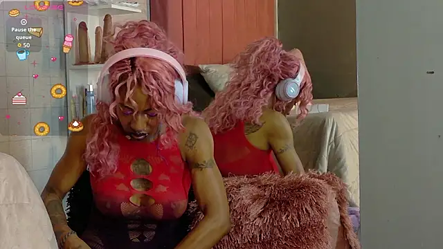 DaniaMarcell online show from March 19, 2026, 6:35 am