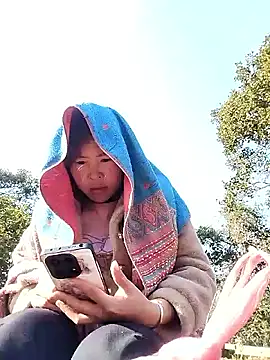 Snapshot of feli-00 chatting on January 12, 2026, 2:40 am feli-00 online show from January 12, 2026, 2:40 am