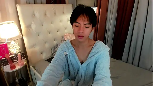 Snapshot of davincihugecock chatting on July 6, 2026, 5:59 pm davincihugecock online show from July 6, 2026, 5:59 pm