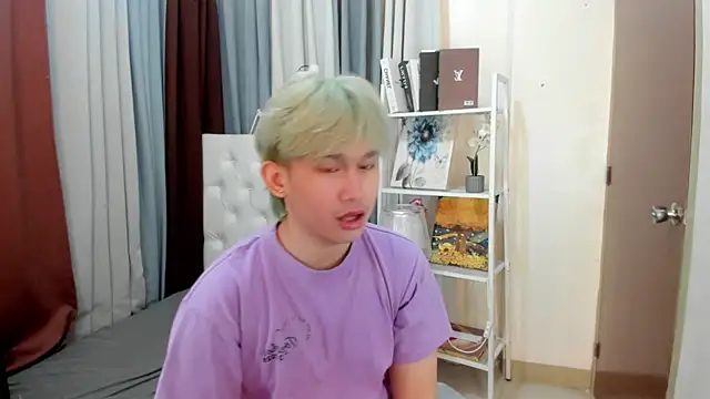 davincihugecock online show from April 13, 2026, 4:55 pm