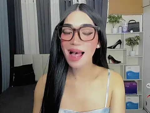 FyangFoxx online show from March 28, 2026, 6:58 am