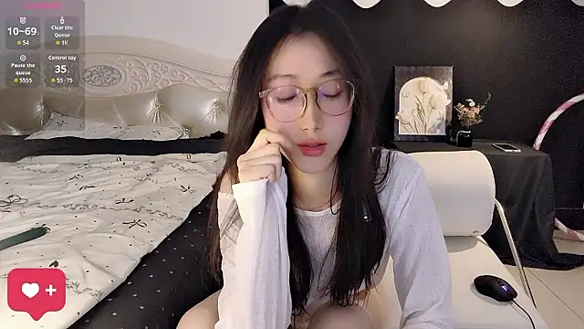 Queenbb88 online show from March 23, 2026, 12:38 pm