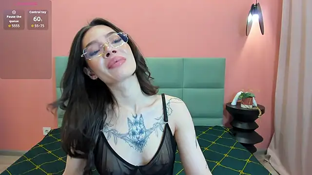 Snapshot of IvyDainty chatting on June 4, 2026, 8:41 am IvyDainty online show from June 4, 2026, 8:41 am