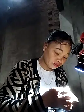 Snapshot of miray- chatting on February 22, 2026, 2:03 am miray- online show from February 22, 2026, 2:03 am