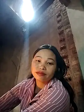 Snapshot of miray- chatting on February 13, 2026, 1:38 am miray- online show from February 13, 2026, 1:38 am