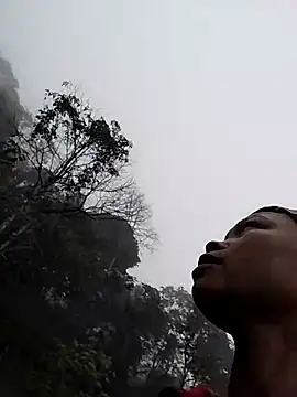 Snapshot of miray- chatting on February 5, 2026, 1:12 am miray- online show from February 5, 2026, 1:12 am