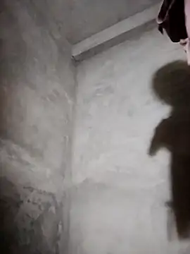 Snapshot of miray- chatting on February 18, 2026, 9:44 pm miray- online show from February 18, 2026, 9:44 pm