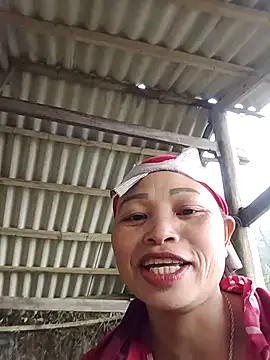 Snapshot of miray- chatting on January 18, 2026, 4:49 am miray- online show from January 18, 2026, 4:49 am