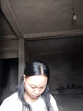 Snapshot of miray- chatting on February 15, 2026, 2:23 am miray- online show from February 15, 2026, 2:23 am