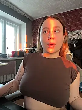 AnnaSeint online show from February 22, 2026, 1:13 pm