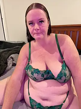carinabro10 online show from May 22, 2026, 8:56 am