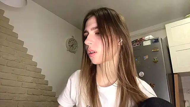 ElsieKuhlmann online show from February 27, 2026, 4:12 am