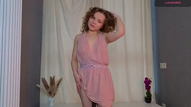 Snapshot of mymonique chatting on April 7, 2026, 6:15 am mymonique online show from April 7, 2026, 6:15 am