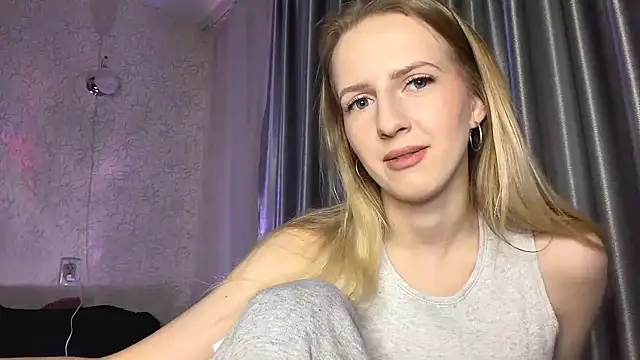 JeannettaIltzsch online show from February 25, 2026, 4:07 pm