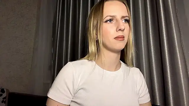 JeannettaIltzsch online show from February 1, 2026, 9:13 pm