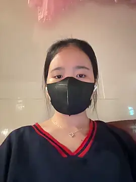 Gwen879 online show from March 27, 2026, 8:37 am