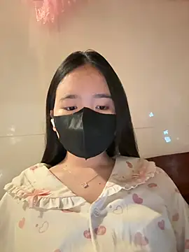 Gwen879 online show from February 9, 2026, 1:14 am