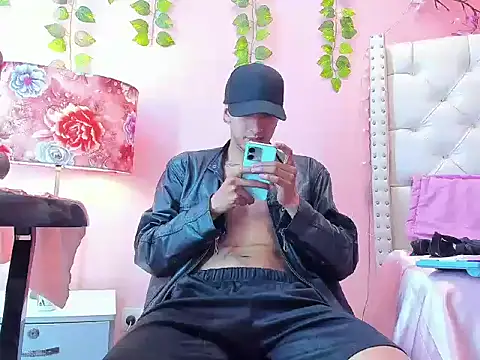 Snapshot of bruno_do_santos chatting on January 16, 2026, 4:38 am bruno do santos online show from January 16, 2026, 4:38 am