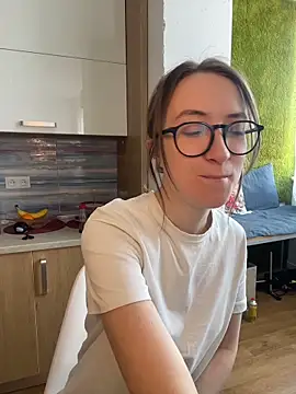 Persephone Kore online show from April 9, 2026, 12:22 pm