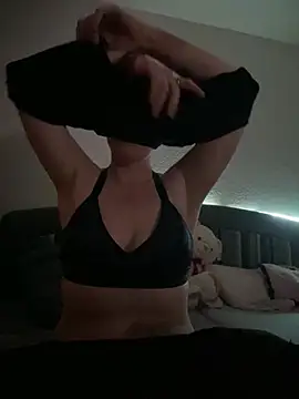 Snapshot of PurpleHazexx chatting on February 24, 2026, 9:48 pm PurpleHazexx online show from February 24, 2026, 9:48 pm