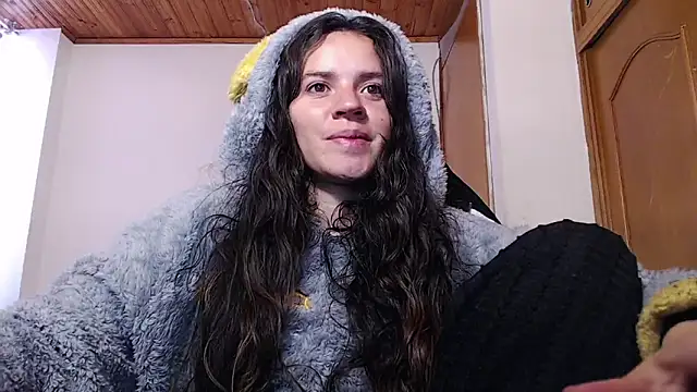 Snapshot of Shanel_Lozano chatting on February 1, 2026, 9:13 pm Shanel Lozano online show from February 1, 2026, 9:13 pm