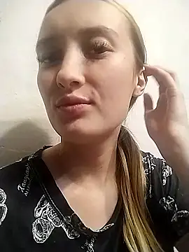 Snapshot of Olivia_Kis chatting on January 8, 2026, 9:43 pm Olivia Kis online show from January 8, 2026, 9:43 pm