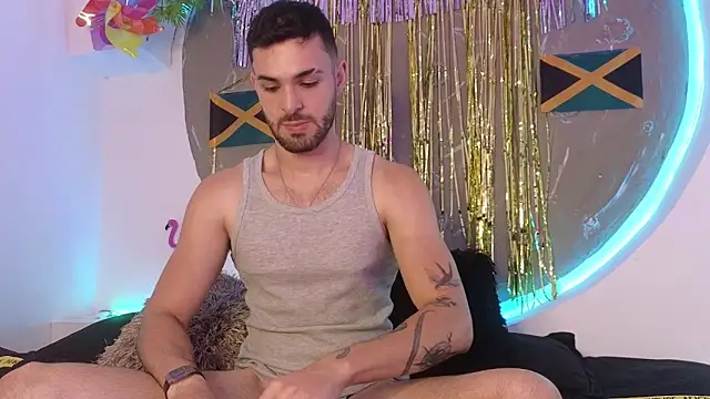 Apolo lux1 online show from April 8, 2026, 8:10 pm