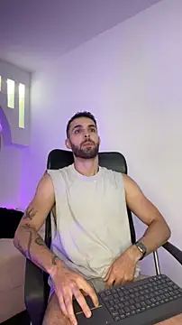 Snapshot of Apolo_lux1 chatting on February 24, 2026, 10:21 pm Apolo lux1 online show from February 24, 2026, 10:21 pm