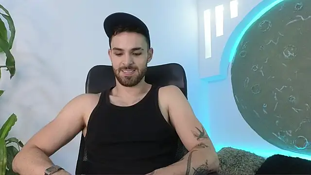 Snapshot of Apolo_lux1 chatting on January 31, 2026, 8:40 pm Apolo lux1 online show from January 31, 2026, 8:40 pm