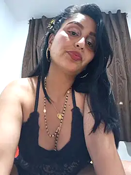 LunaRouuse  online show from May 16, 2026, 11:15 pm