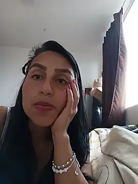 LunaRouuse  online show from May 15, 2026, 3:54 pm