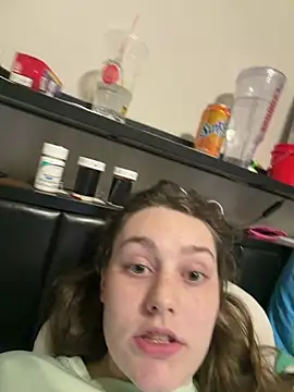 julia4thewin online show from April 3, 2026, 1:45 am