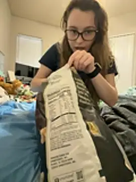 julia4thewin online show from March 19, 2026, 11:49 pm