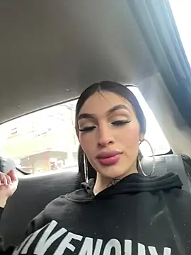 lizz lunna online show from April 16, 2026, 7:47 pm