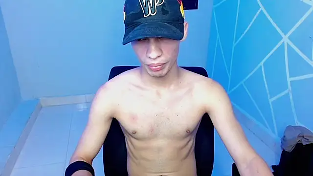 Axel fox77 online show from July 30, 2026, 11:59 pm