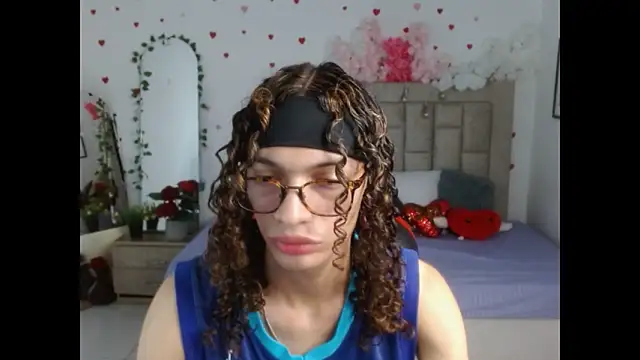 Axel fox77 online show from June 15, 2026, 12:44 am