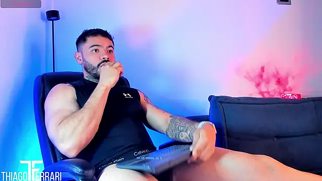 thiago ferrari  online show from April 12, 2026, 9:18 pm