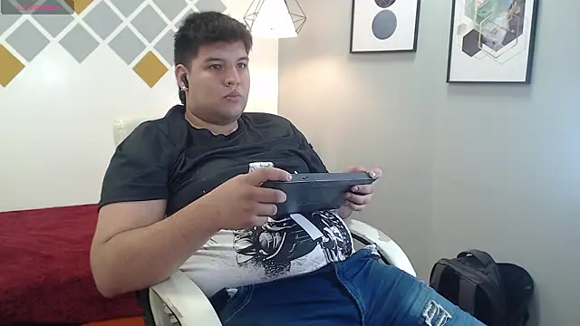 Snapshot of mazenrois chatting on January 16, 2026, 2:59 am mazenrois online show from January 16, 2026, 2:59 am