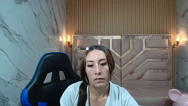 Snapshot of katalina_r_ chatting on May 1, 2026, 8:14 pm katalina r online show from May 1, 2026, 8:14 pm