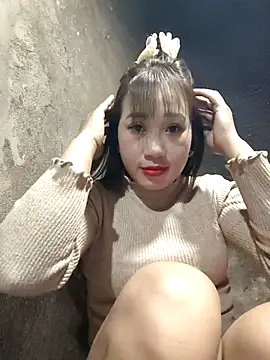 apple0011 online show from February 5, 2026, 12:45 pm