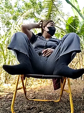 leona118 online show from April 4, 2026, 12:50 am