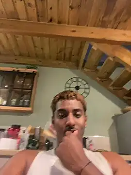 Axel black10 online show from February 13, 2026, 2:06 pm