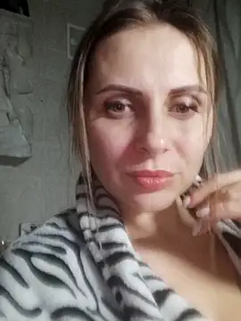 Kitty232425 online show from January 15, 2026, 7:50 pm