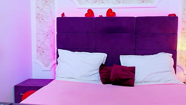 Snapshot of EvelinHill chatting on February 19, 2026, 5:04 am EvelinHill online show from February 19, 2026, 5:04 am