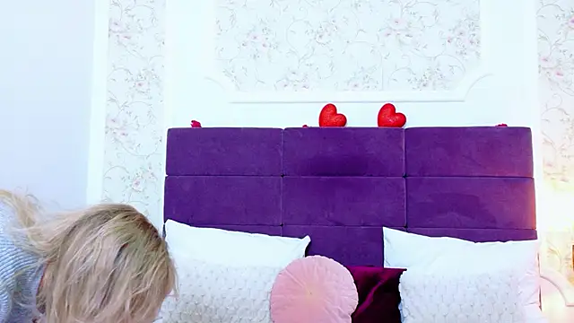 Snapshot of EvelinHill chatting on March 2, 2026, 5:08 am EvelinHill online show from March 2, 2026, 5:08 am