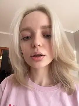 Snapshot of aka_Blonde chatting on April 22, 2026, 9:16 am aka Blonde online show from April 22, 2026, 9:16 am