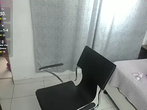 Snapshot of miss_charlott_18 chatting on March 6, 2026, 12:33 pm miss charlott 18 online show from March 6, 2026, 12:33 pm
