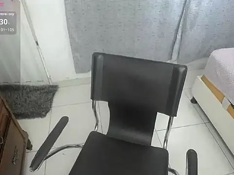 Snapshot of miss_charlott_18 chatting on March 21, 2026, 11:25 am miss charlott 18 online show from March 21, 2026, 11:25 am