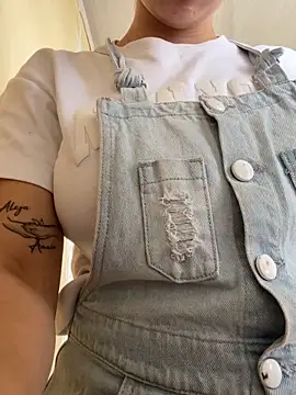 Snapshot of Shayla--broos chatting on February 9, 2026, 7:45 pm Shayla--broos online show from February 9, 2026, 7:45 pm