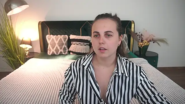 MikaFoxy online show from July 11, 2026, 7:58 pm